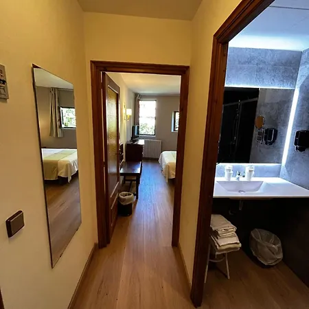 Santa Barbara De La Vall D'ordino 3* Ордино